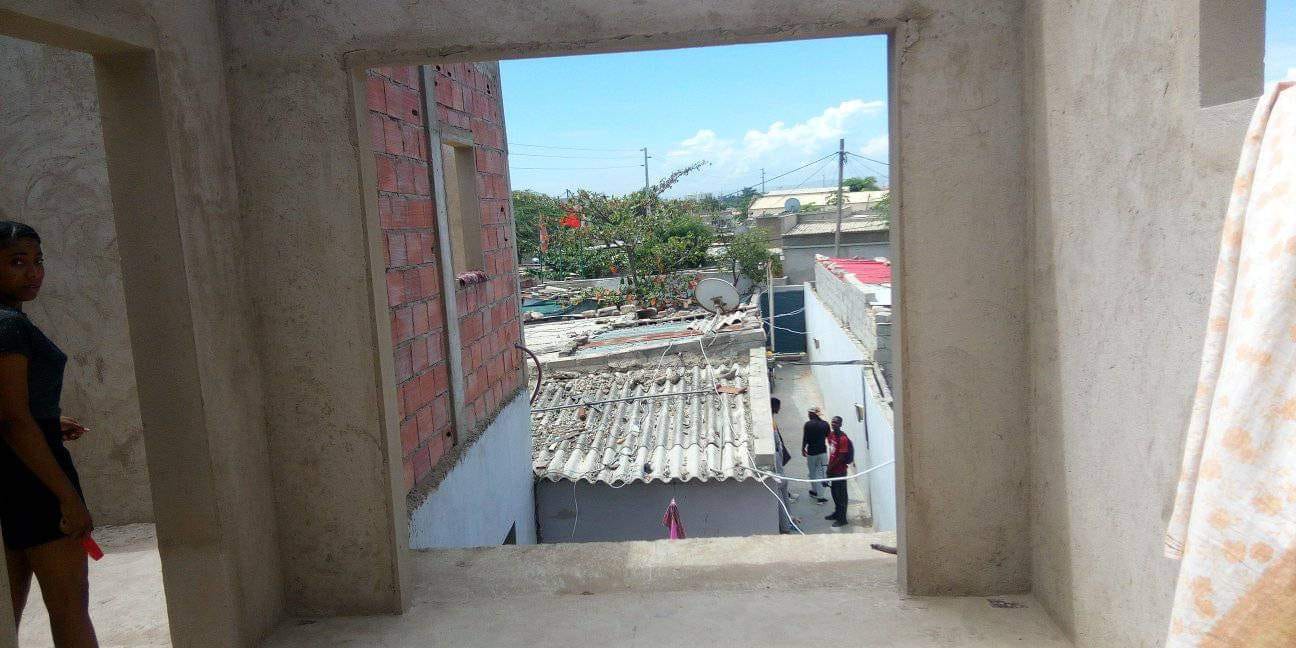 VENDER: RESIDÊNCIA EM BENGUELA