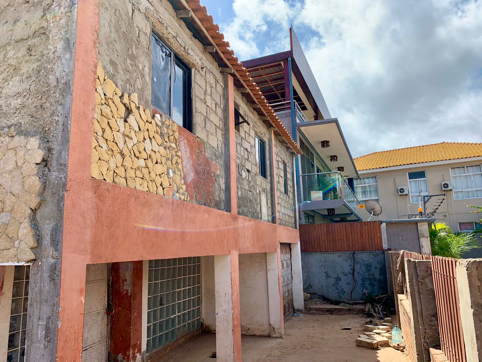 TERRENO E CASA A BEIRA MAR - RAMIROS