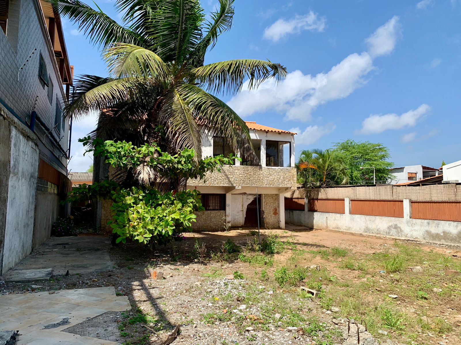 TERRENO E CASA A BEIRA MAR - RAMIROS