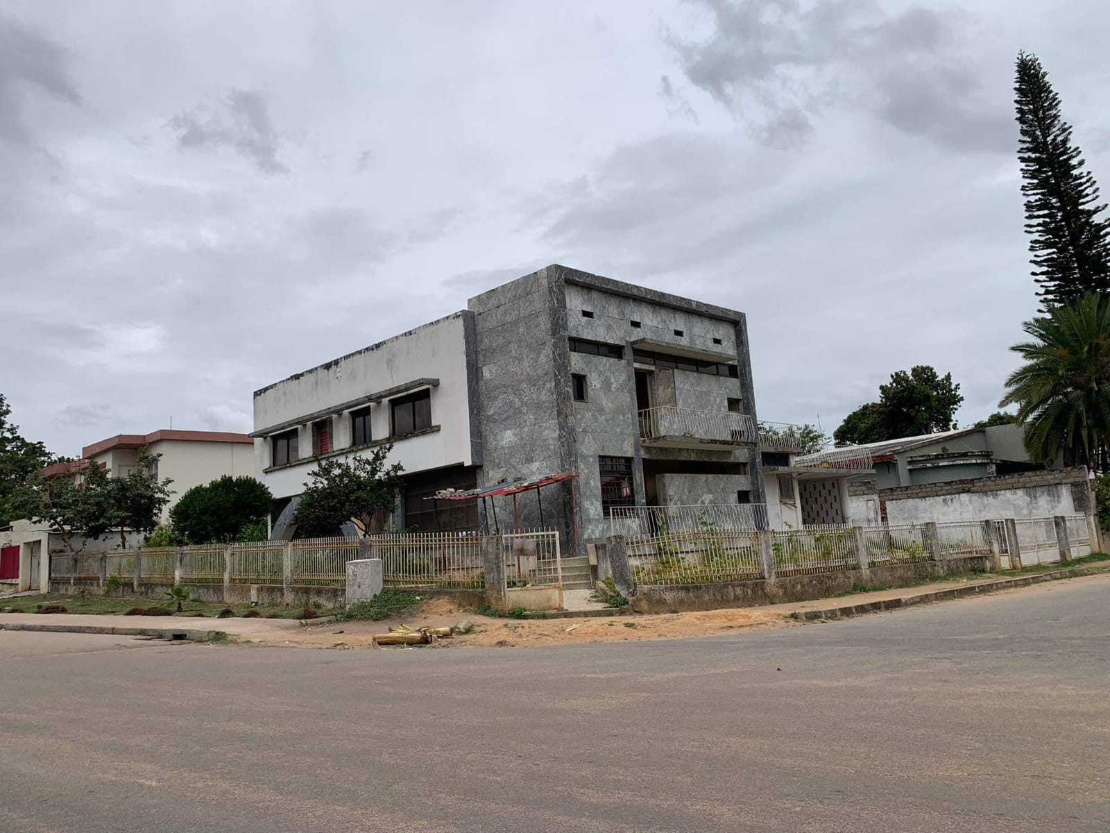 Imóvel a Venda na Província do Huambo Bairro dos Ministros