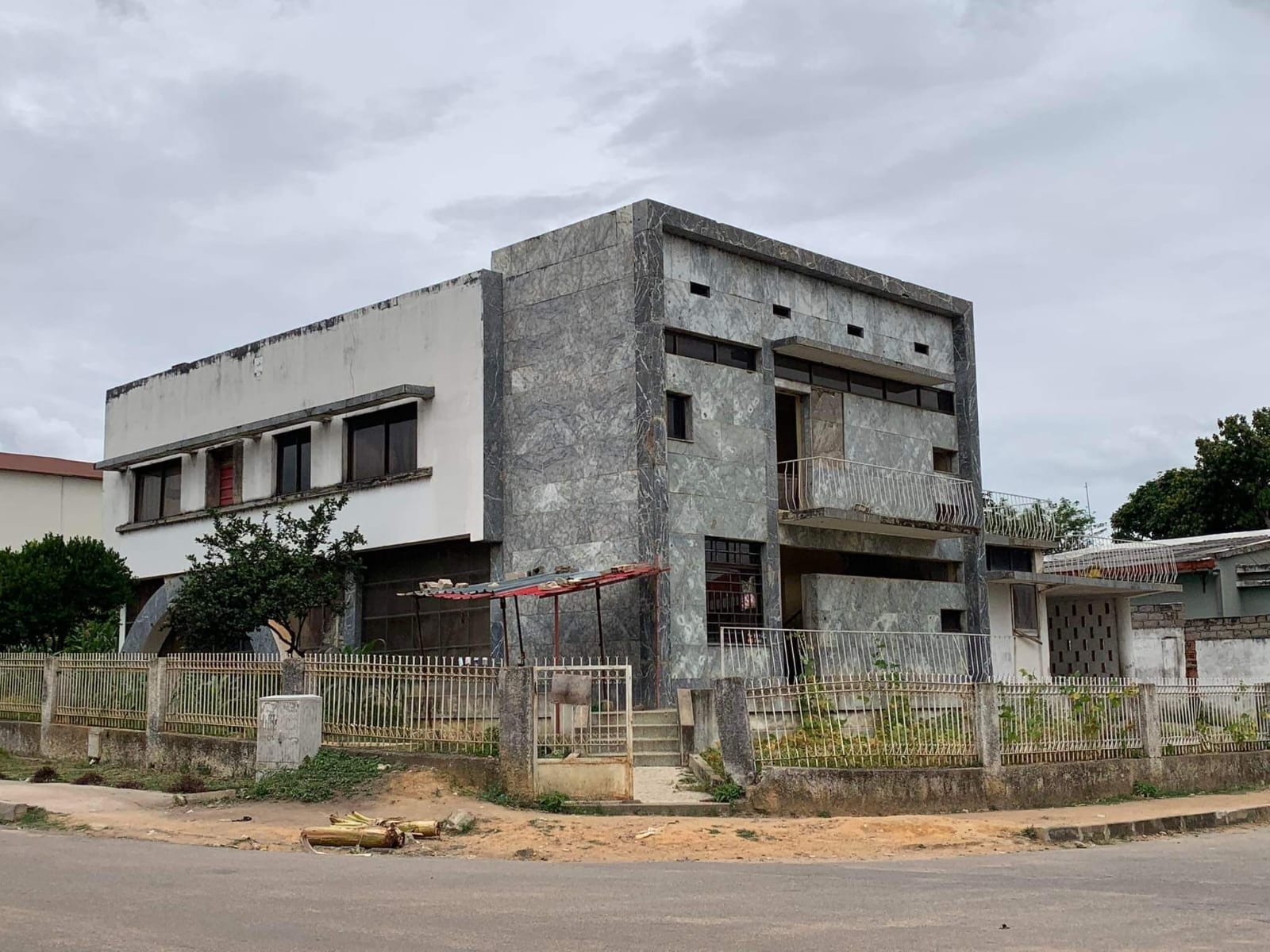 Imóvel a Venda na Província do Huambo Bairro dos Ministros