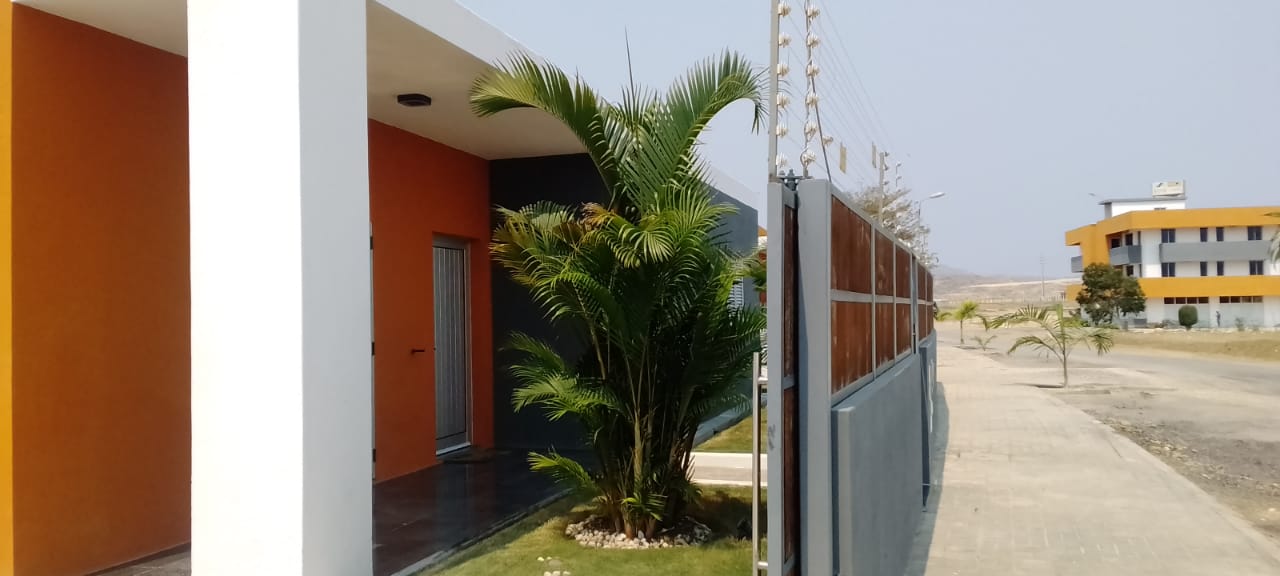 VENDER: VIVENDA V3 COM PISCINA EM BENGUELA